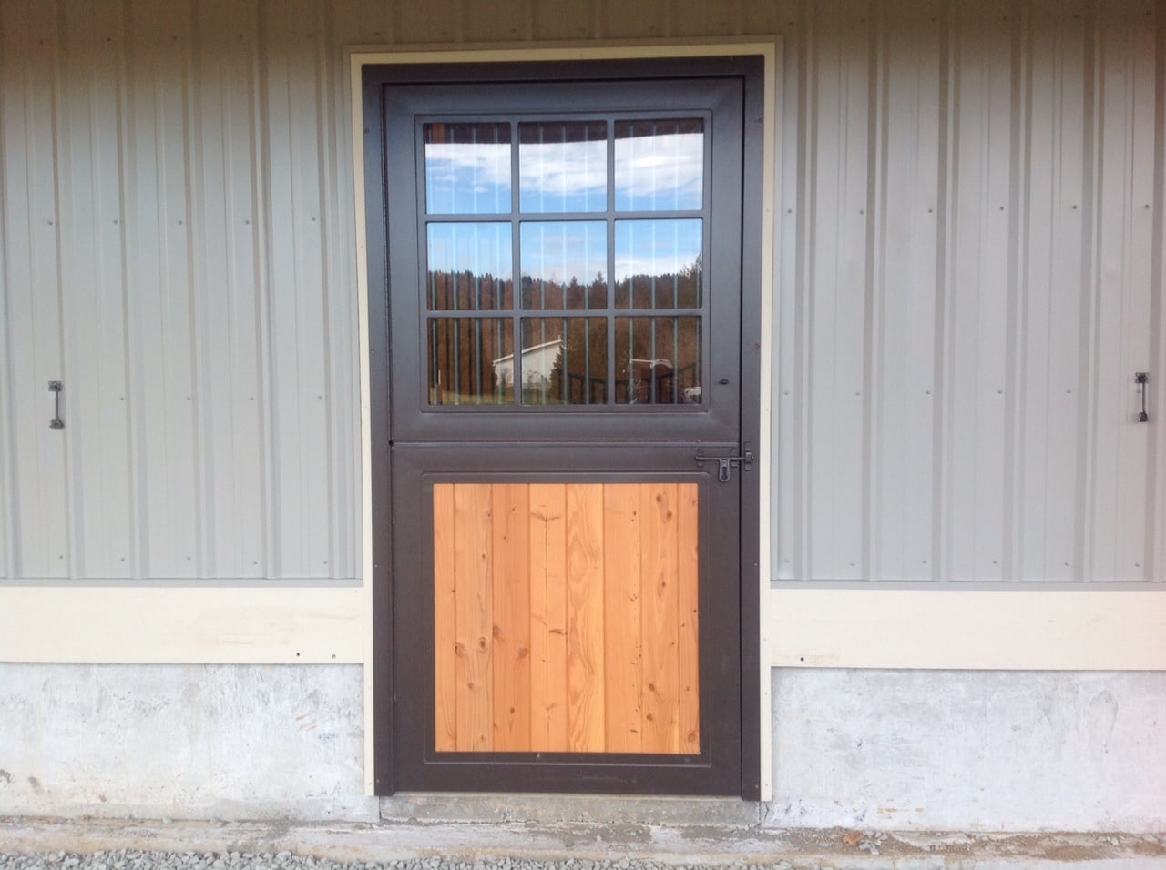 Glass Top, Open for Vertical Wood In Bottom, Closed Position