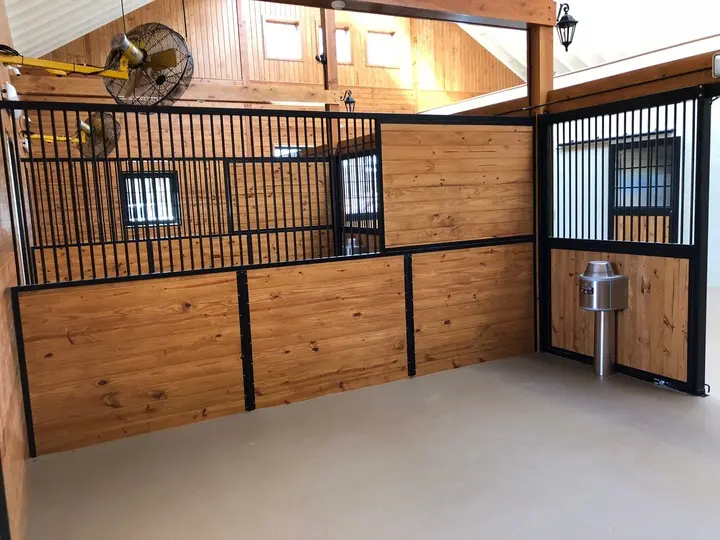 Lucas Equine Gallery - Stall Partitions
