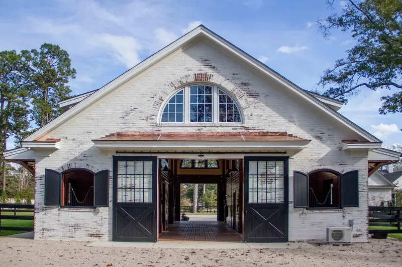 Lucas Equine Gallery - Aisle Entry Doors
