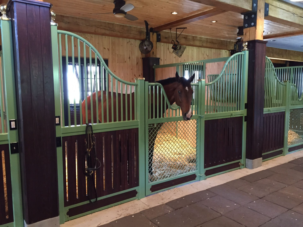 Hanover Low Stall Front Panel