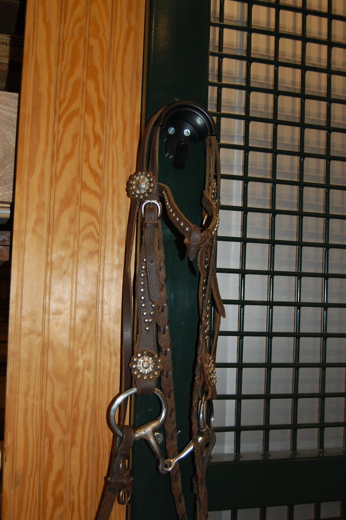BRIDLE HOOK.JPG